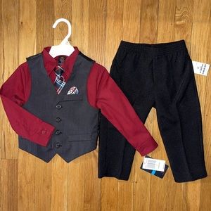 NWT Toddler Suit Set (2T)